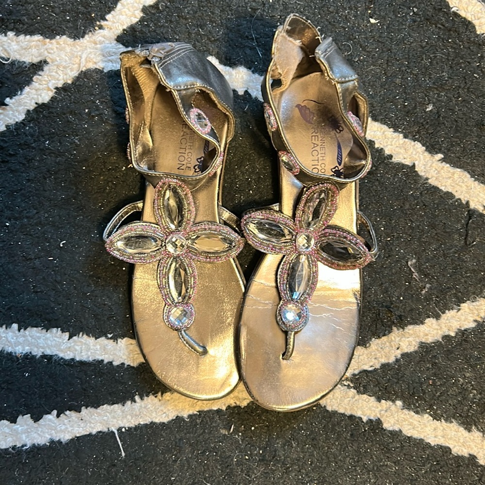 Kenneth Cole Reaction sandals. Size 6